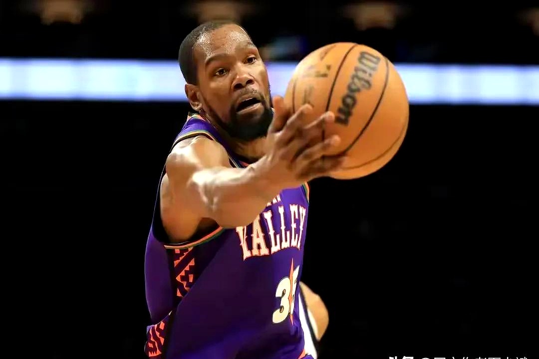 雷霆逆转独行侠,杜兰特点燃赛场 雷霆逆转独行侠,杜兰特点燃赛场