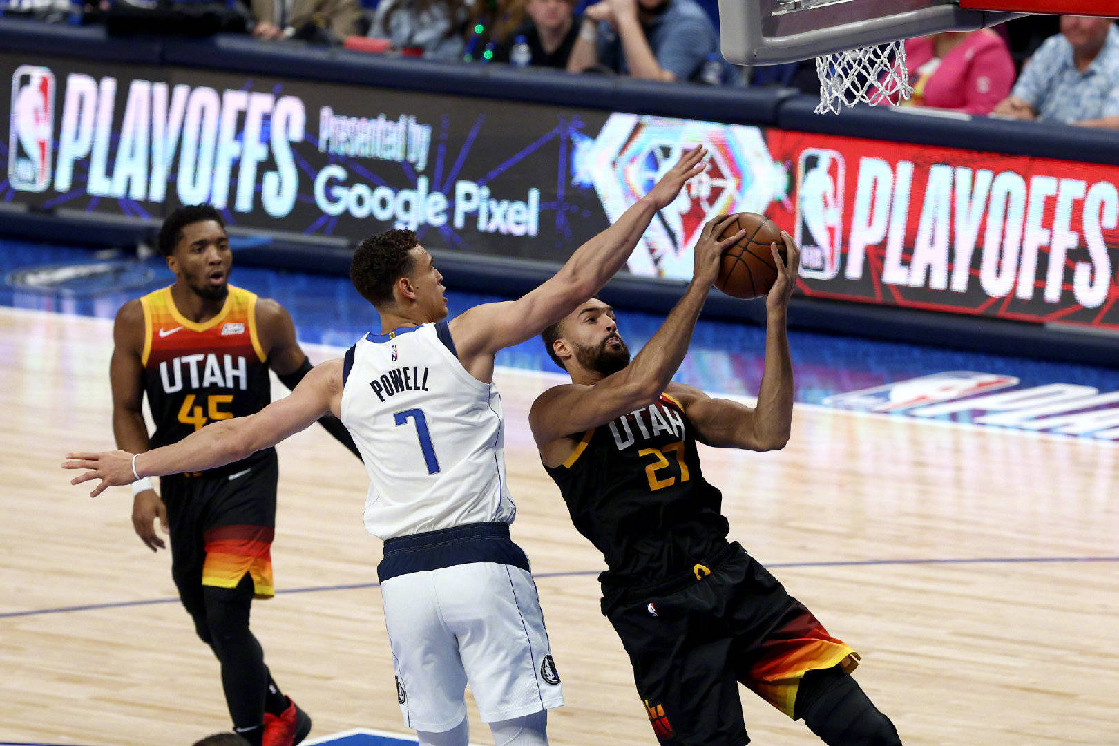 独行侠力克快船，布伦森带队取胜