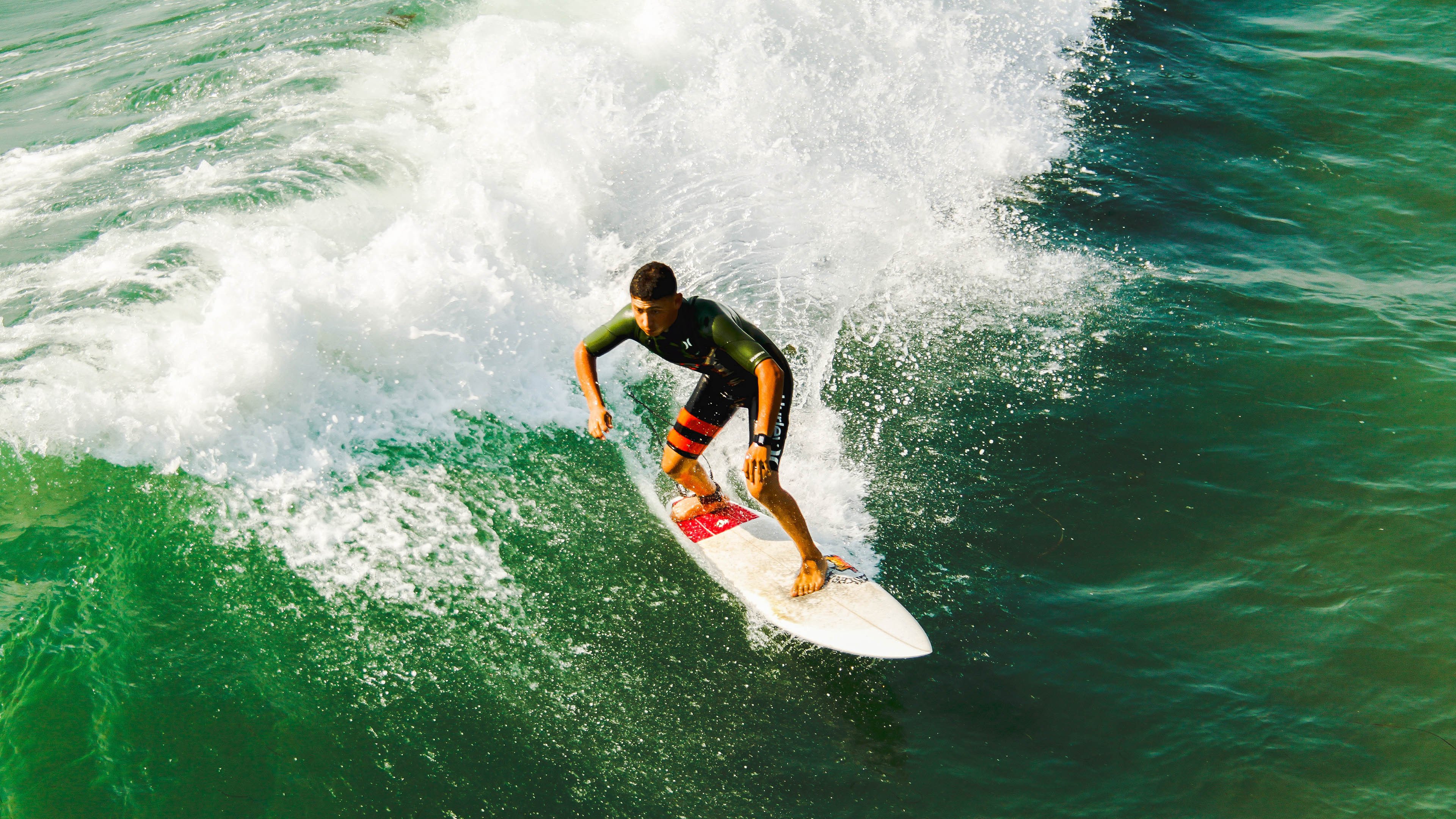 东决关键战焦点战,广厦队完胜公牛,中国篮球的破壁时刻