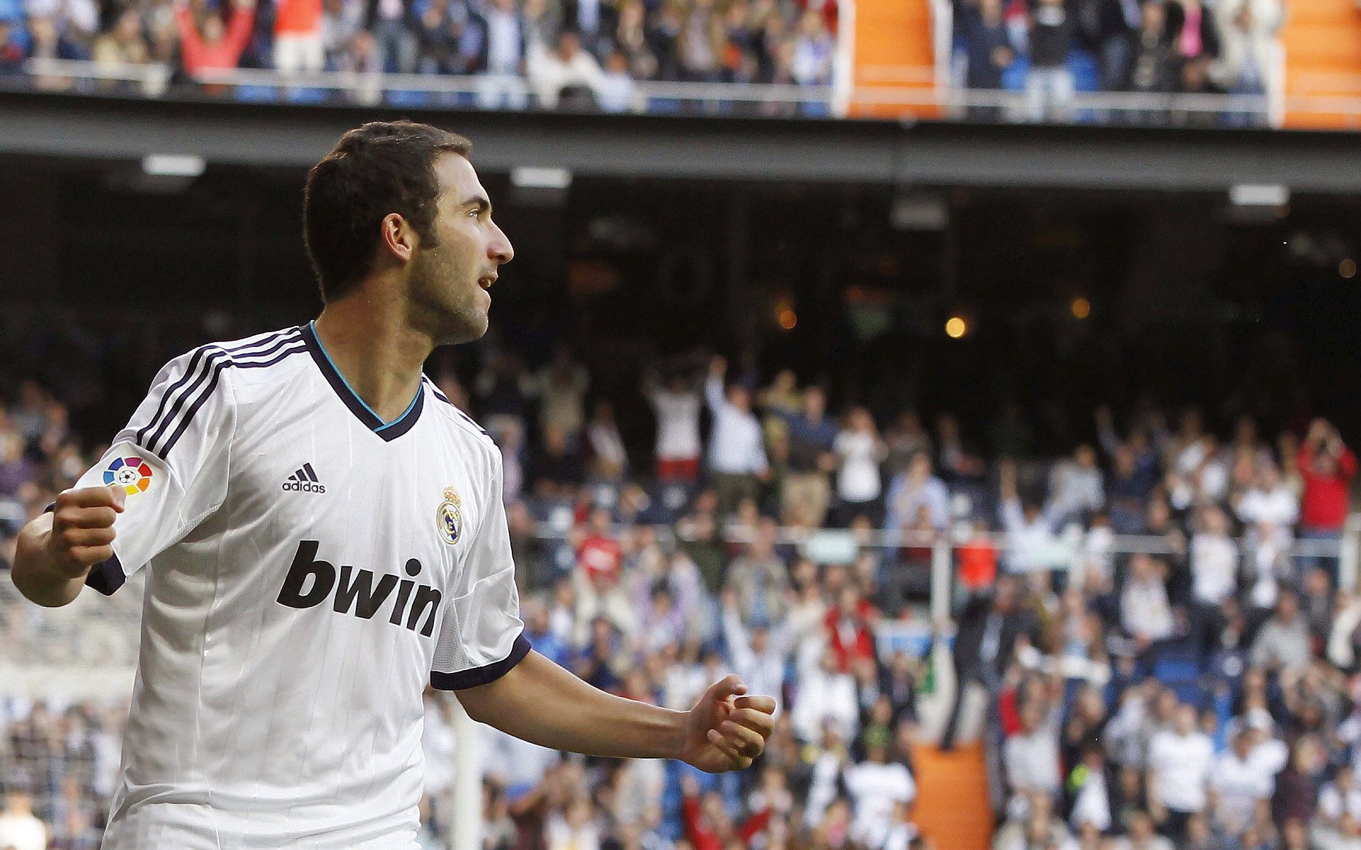 F1年度争冠之夜，霍勒迪连续得分拉开差距，赛道上的得分后卫如何主宰比赛？