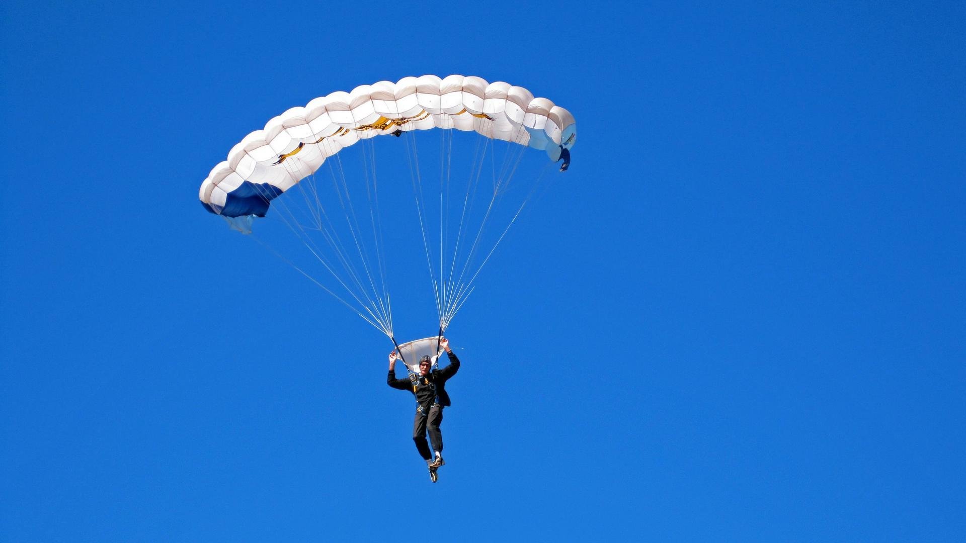 黄蜂巅峰对决勇士，利拉德成为关键先生