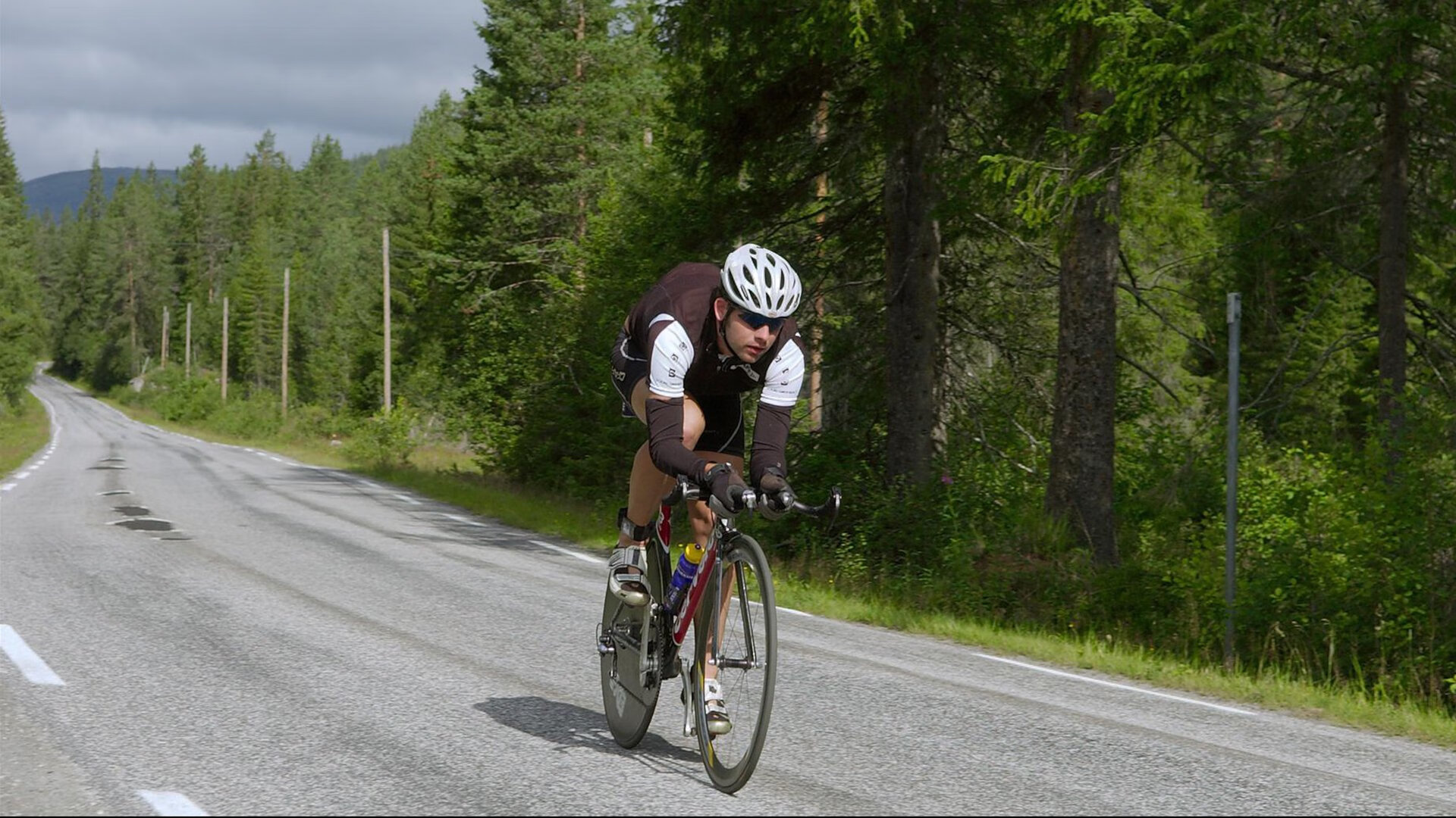 世界排名争夺战之夜,阿坎吉关键进球定乾坤