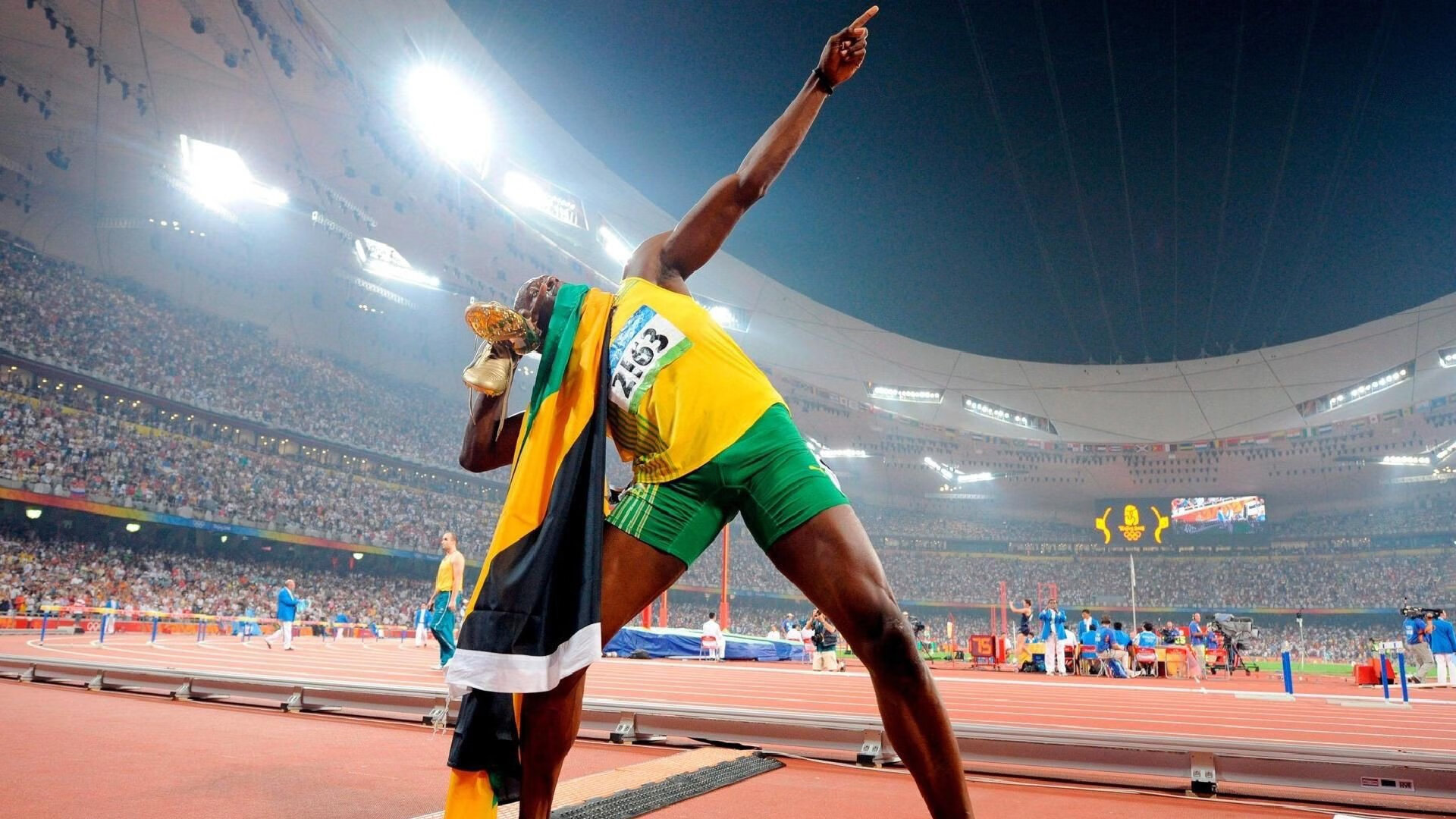 绝境铸就传奇，国际米兰压哨绝杀突尼斯，阿克赛后评分拉满的背后