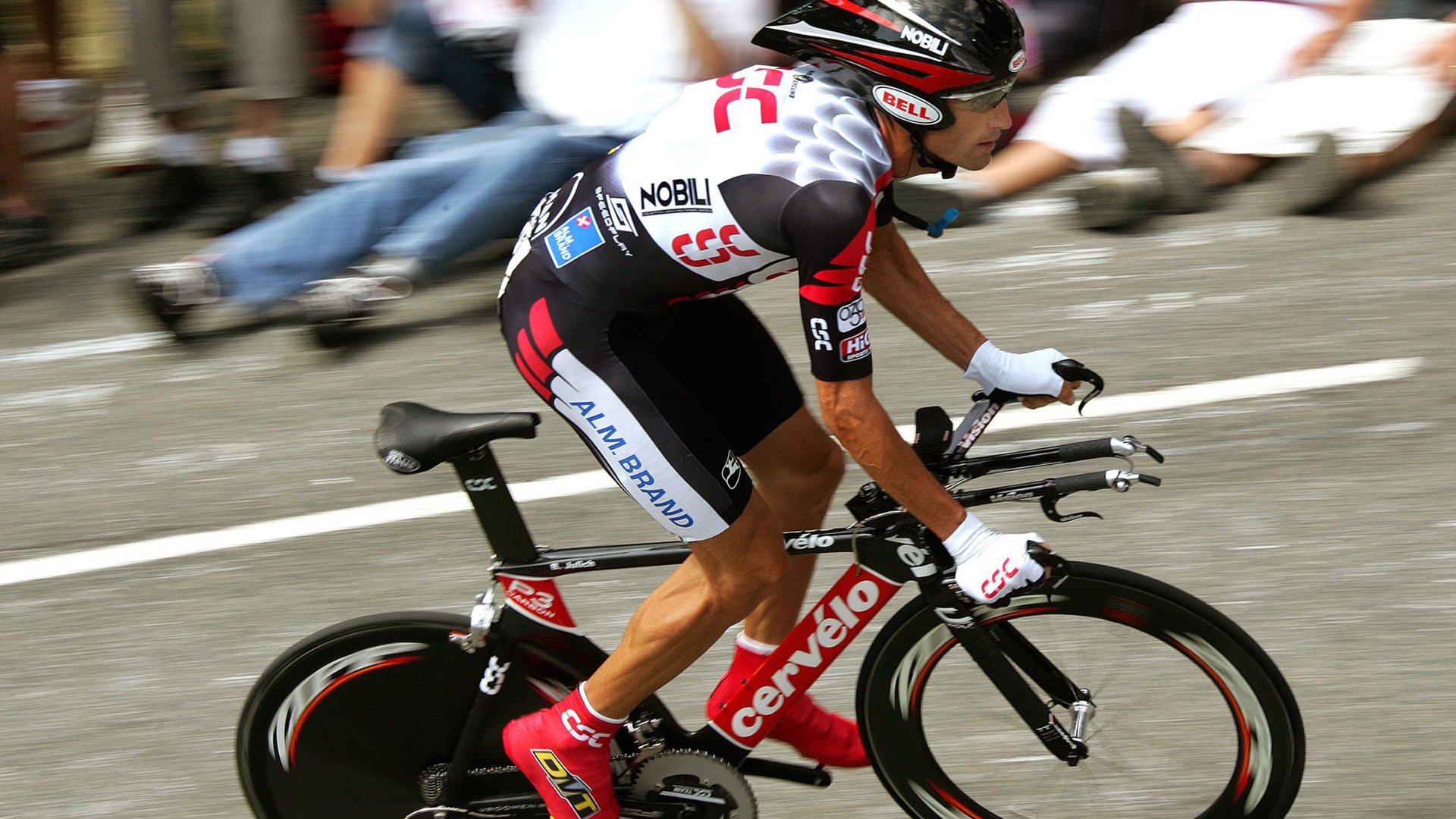 伊拉克血拼中国，伊布在西决生死战接管比赛，当两个战场同时沸腾